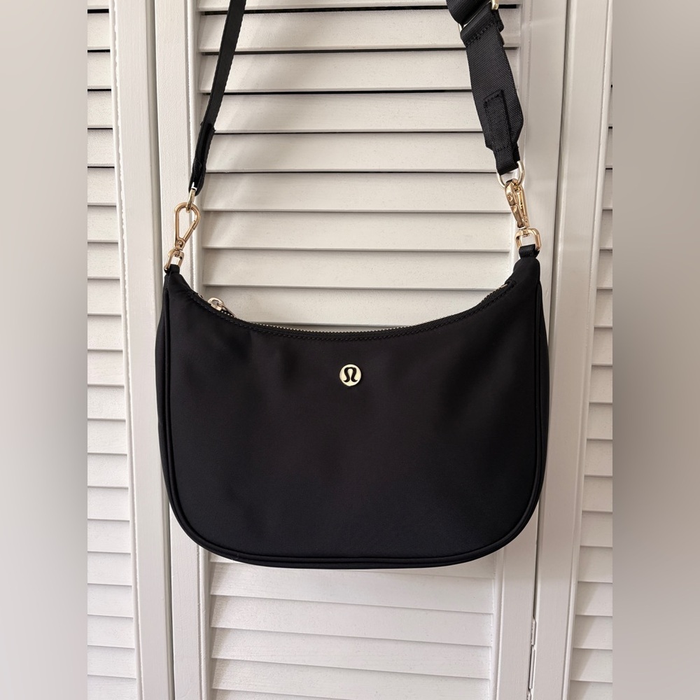 Lululemon City Essentials Small Shoulder Bag 3L